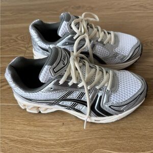 ASICS sneakers women’s 6.5 silver & navy